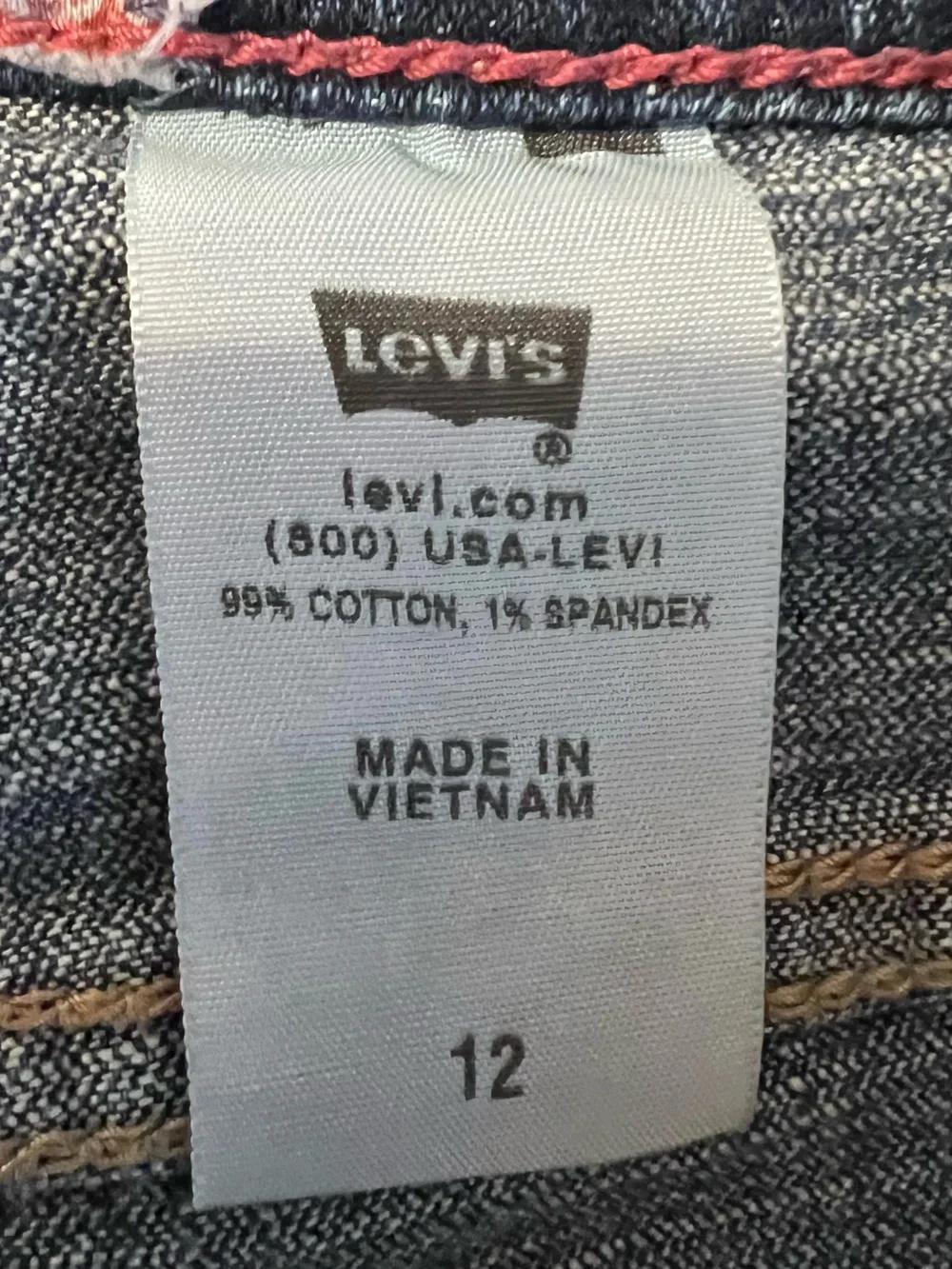 Levi's dark blue denim shorts with red stitch detail - Picture 3 of 10